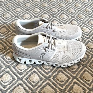 On Cloud 5 Sneakers in Pearl White